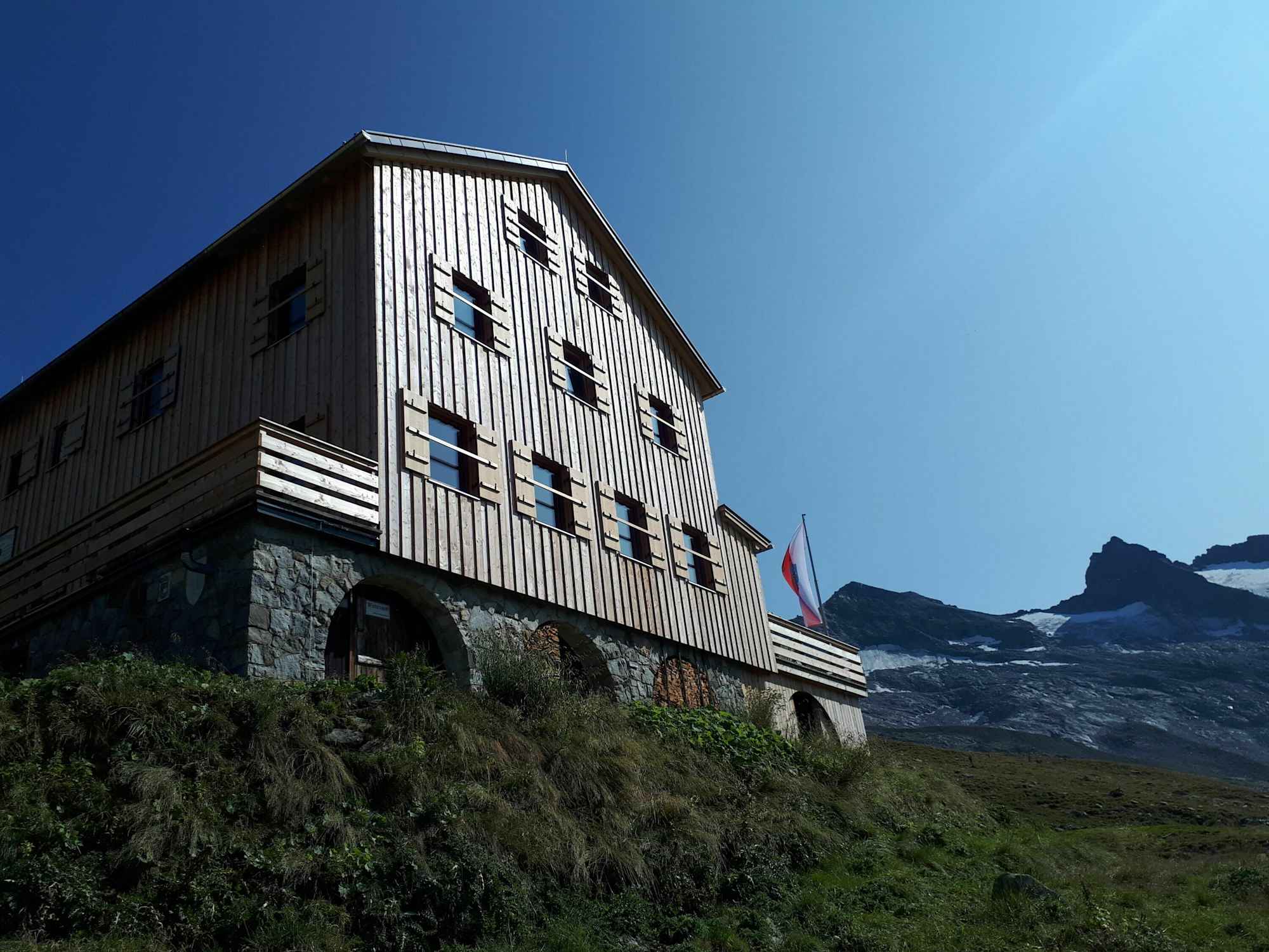 Die Neue Thüringer Hütte mit Schwarzkopf