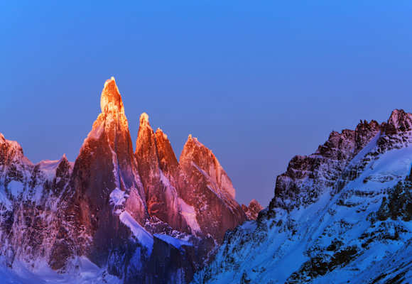 Sonnenaufgang: Cerro Torre in Patagonien